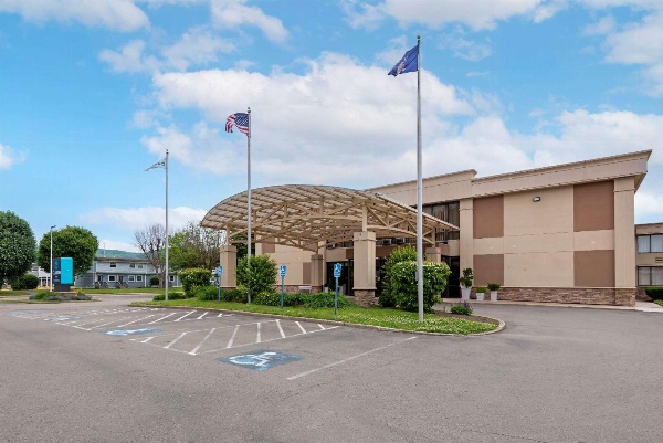 Clarion Inn Elmira Horseheads image 2