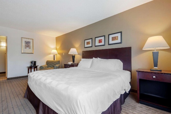 Clarion Inn Elmira Horseheads image 7